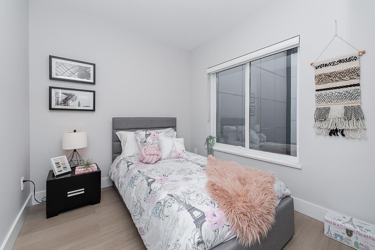









3050


Kingsway

, 406,
Vancouver,




BC
V5R 5J7

