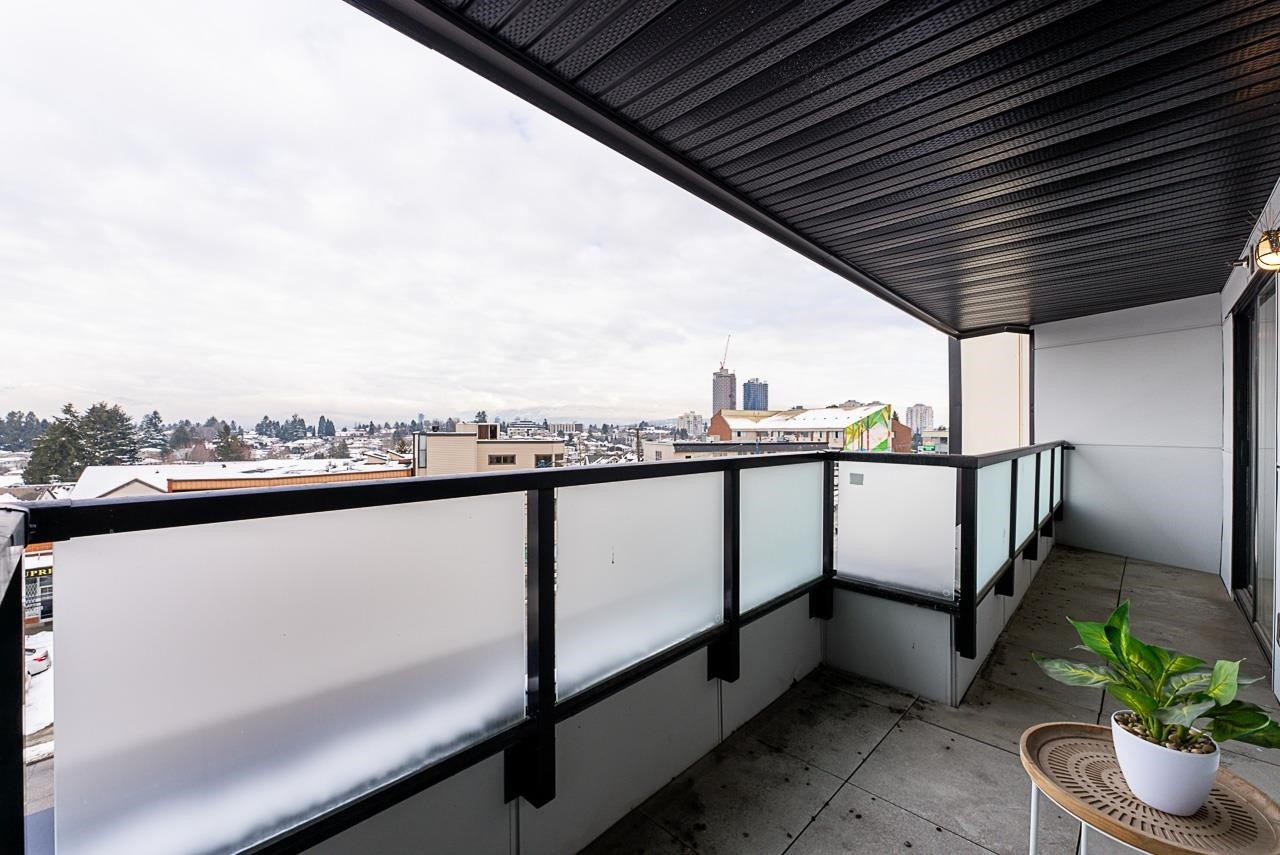 









3050


Kingsway

, 406,
Vancouver,




BC
V5R 5J7

