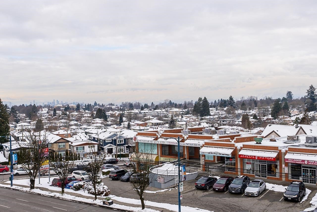 









3050


Kingsway

, 406,
Vancouver,




BC
V5R 5J7

