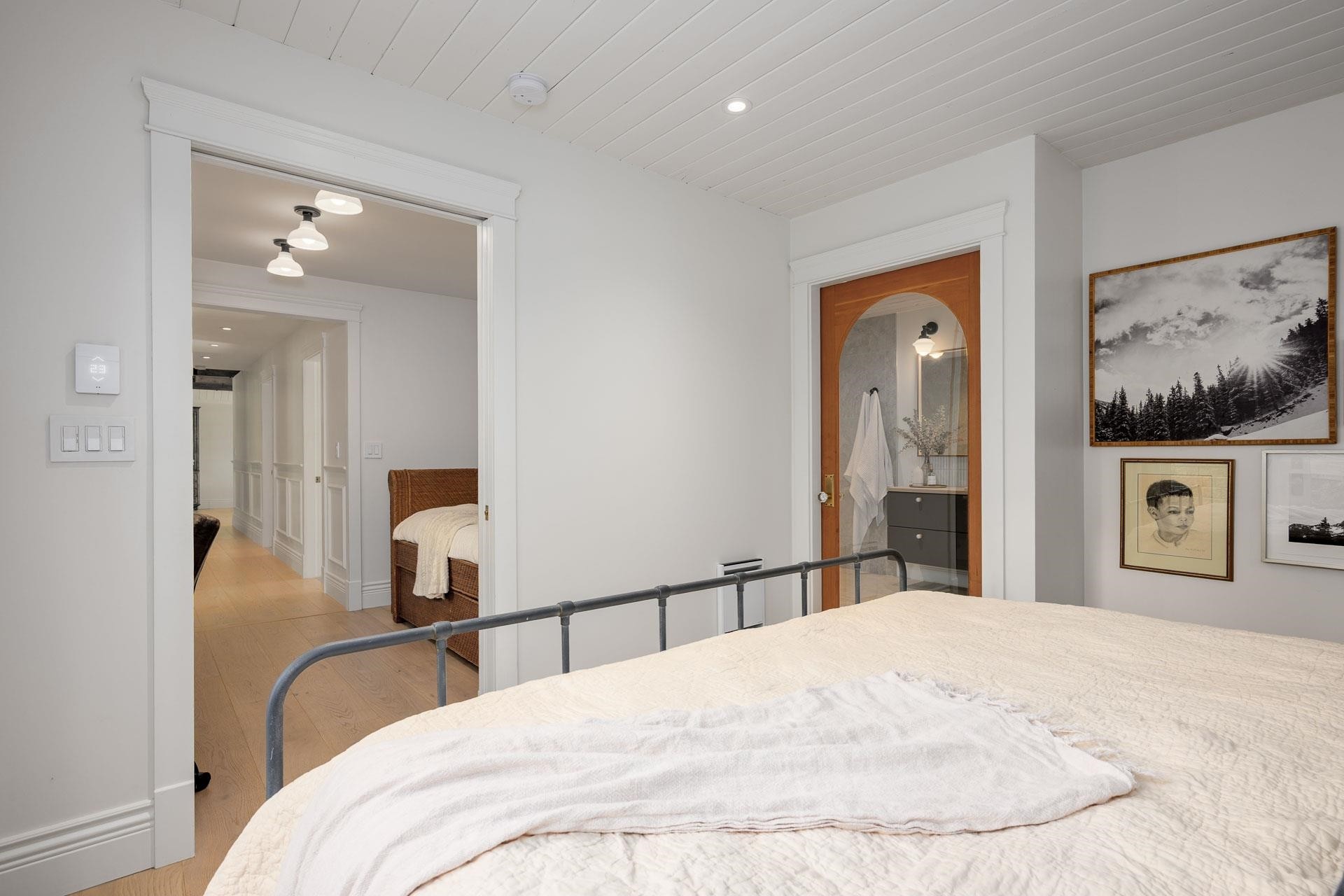 









580


Ioco

Road,
Port Moody,




BC
V3H 2W2

