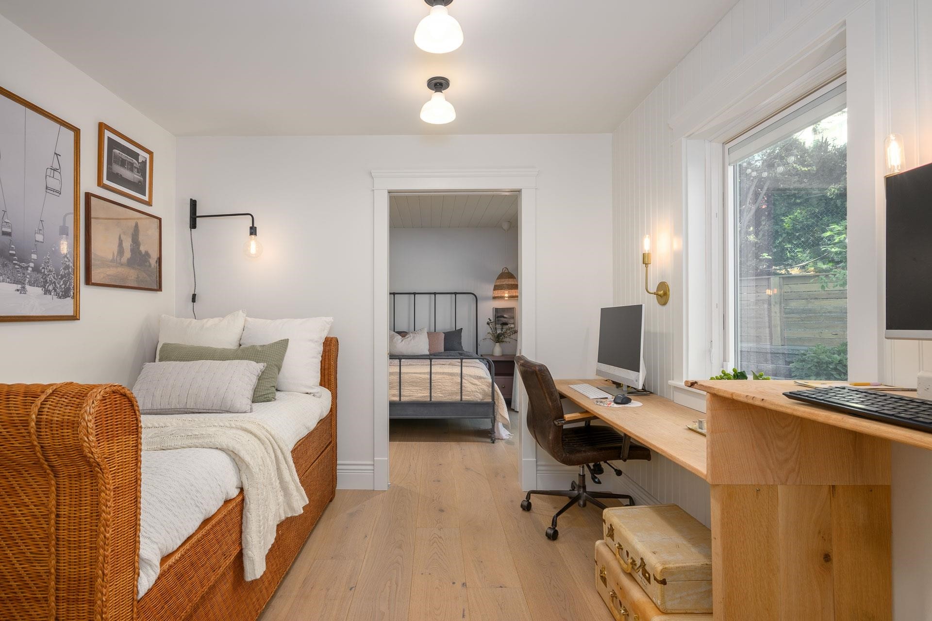 









580


Ioco

Road,
Port Moody,




BC
V3H 2W2

