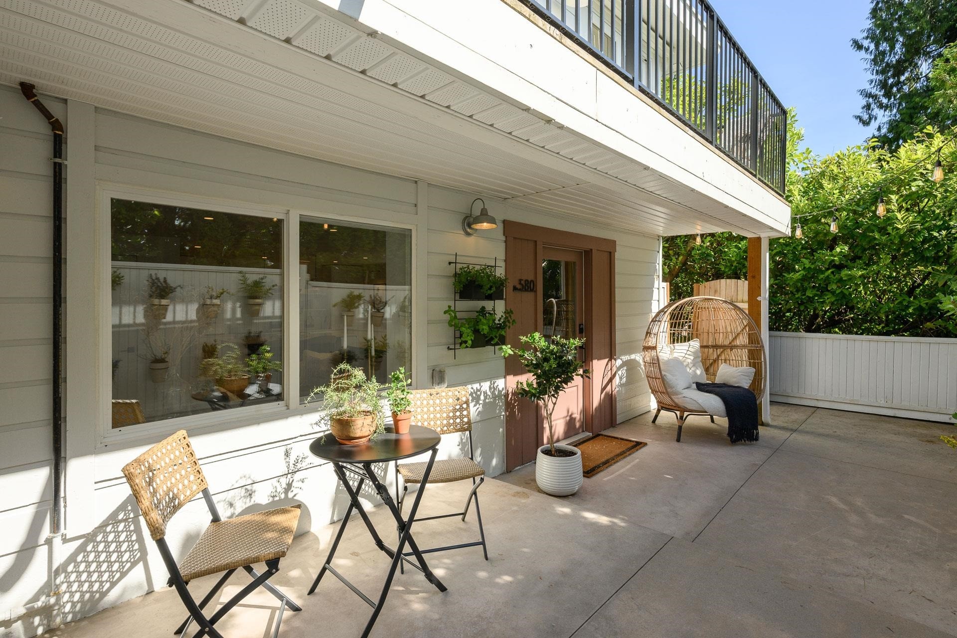 









580


Ioco

Road,
Port Moody,




BC
V3H 2W2

