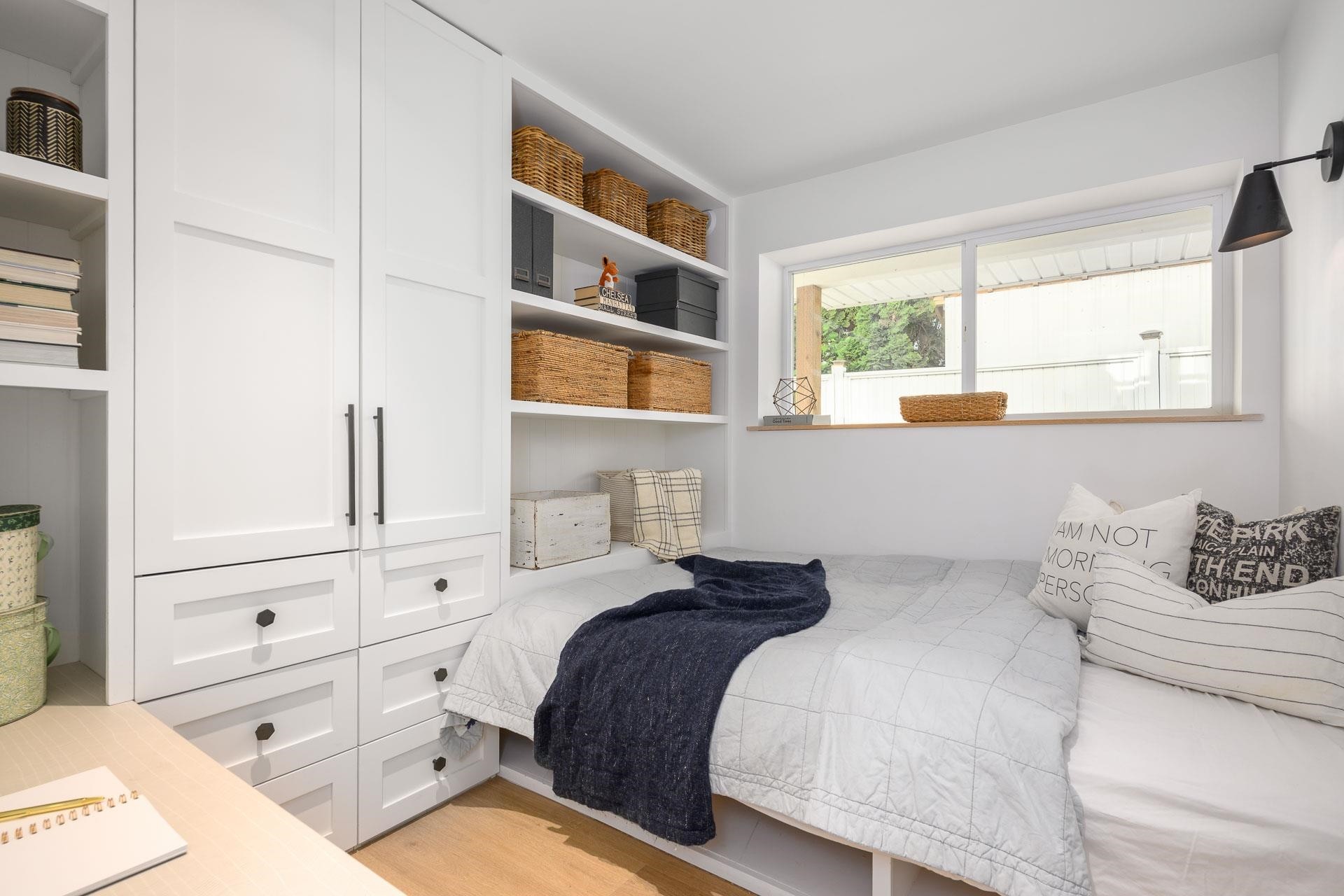 









580


Ioco

Road,
Port Moody,




BC
V3H 2W2

