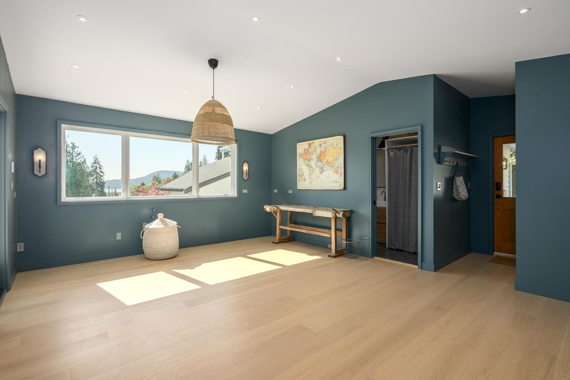 









580


Ioco

Road,
Port Moody,




BC
V3H 2W2

