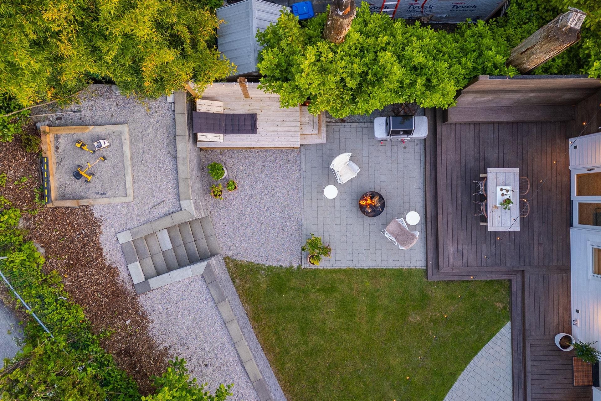 









580


Ioco

Road,
Port Moody,




BC
V3H 2W2

