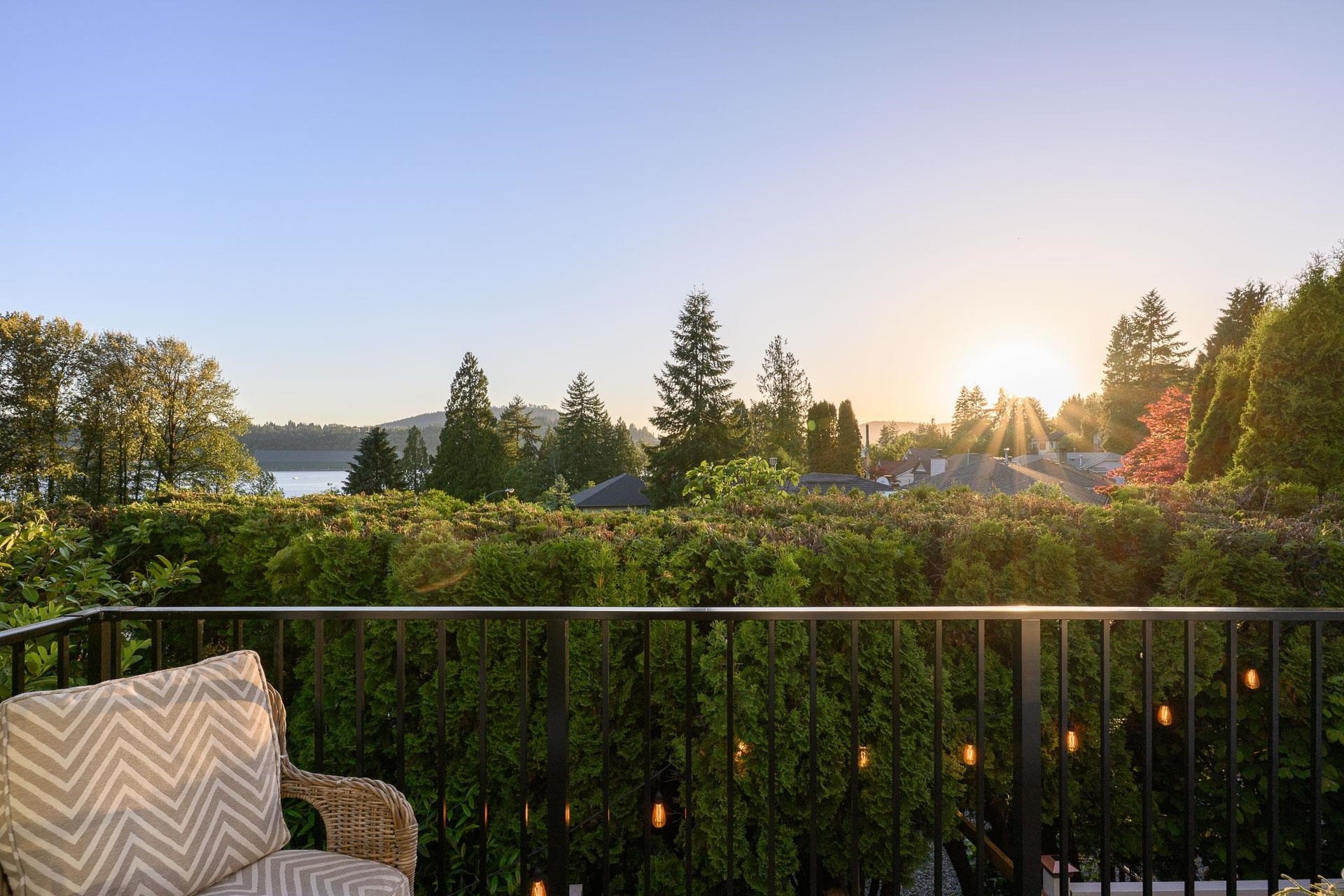 









580


Ioco

Road,
Port Moody,




BC
V3H 2W2

