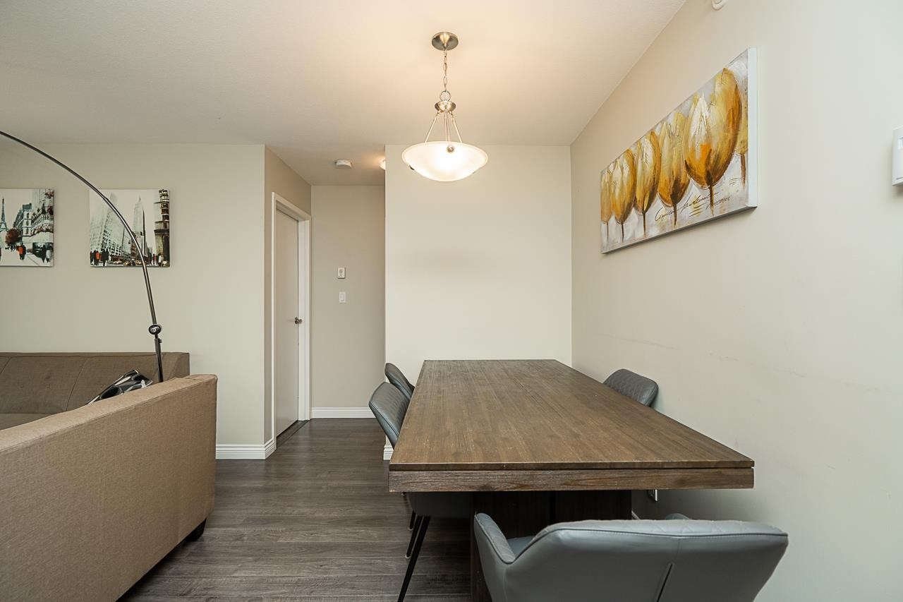 









488


Helmcken

Street, 304,
Vancouver,




BC
V6B 6E4

