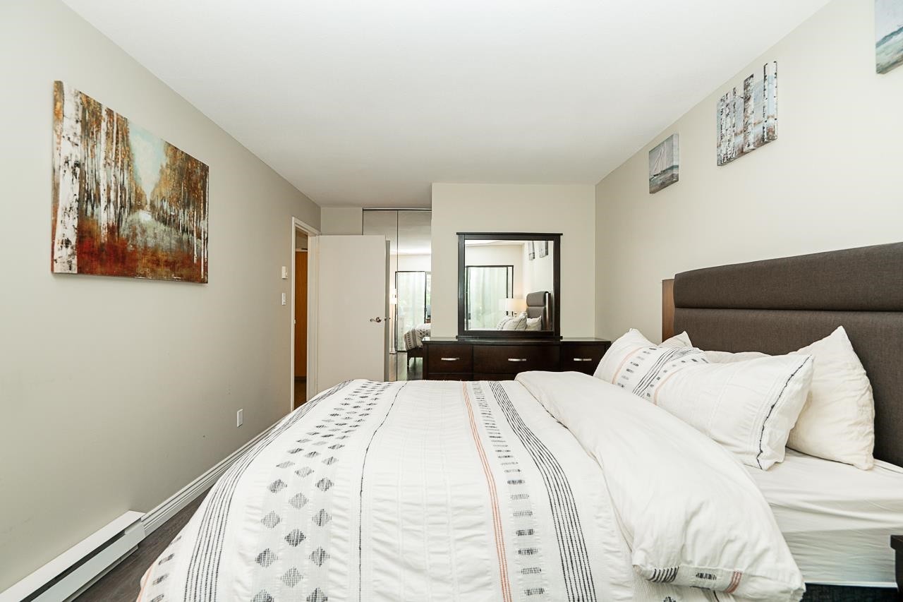 









488


Helmcken

Street, 304,
Vancouver,




BC
V6B 6E4

