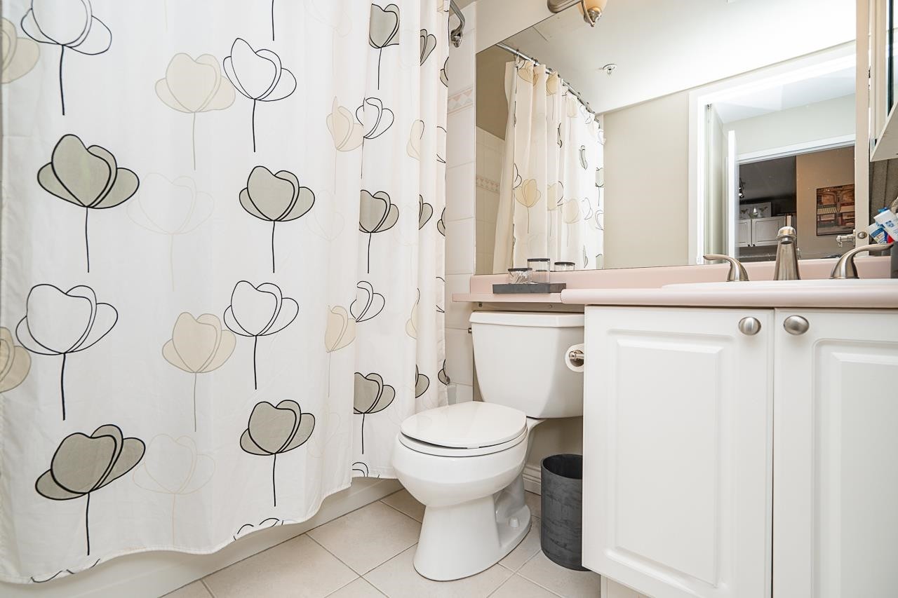 









488


Helmcken

Street, 304,
Vancouver,




BC
V6B 6E4

