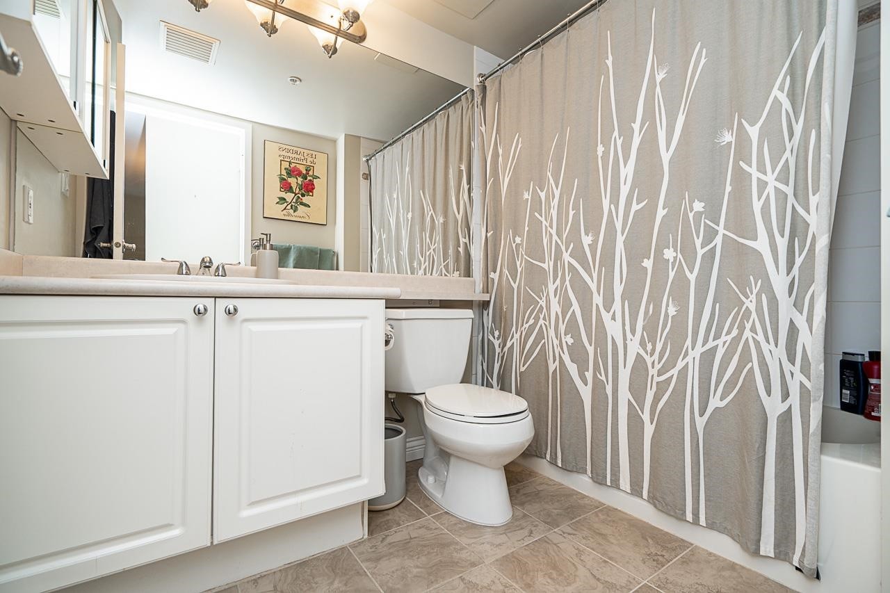 









488


Helmcken

Street, 304,
Vancouver,




BC
V6B 6E4

