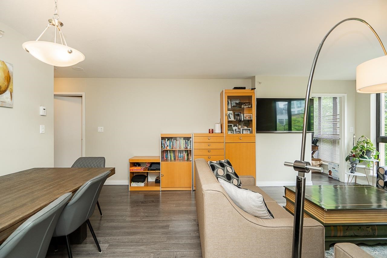 









488


Helmcken

Street, 304,
Vancouver,




BC
V6B 6E4

