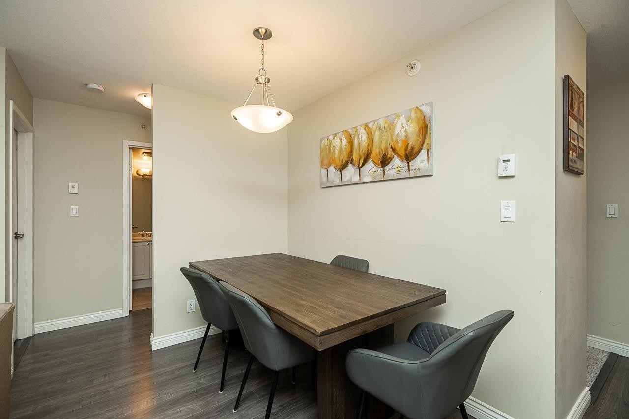 









488


Helmcken

Street, 304,
Vancouver,




BC
V6B 6E4

