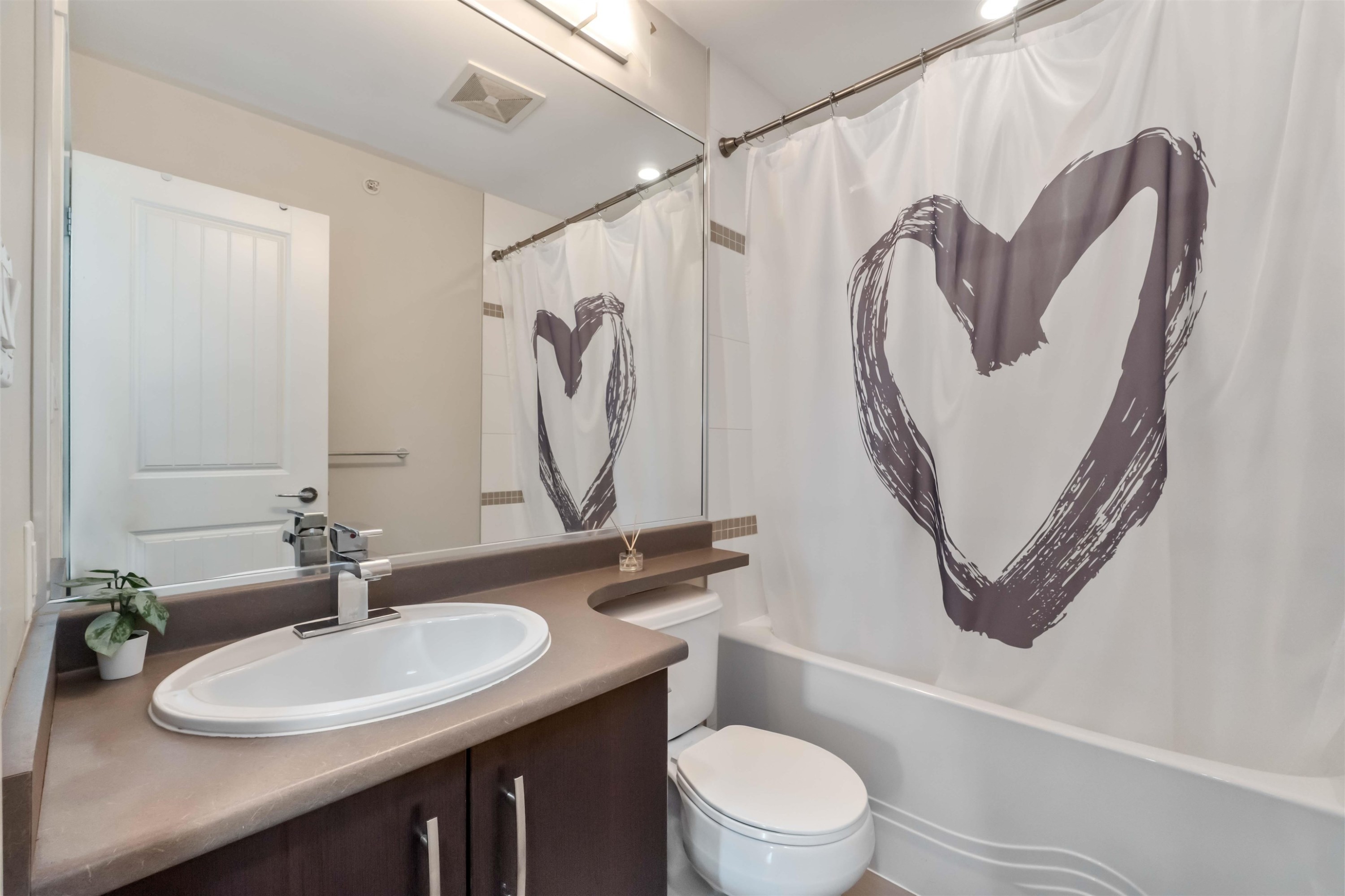 









22290


North

Avenue, 404,
Maple Ridge,




BC
V2X 8Z8

