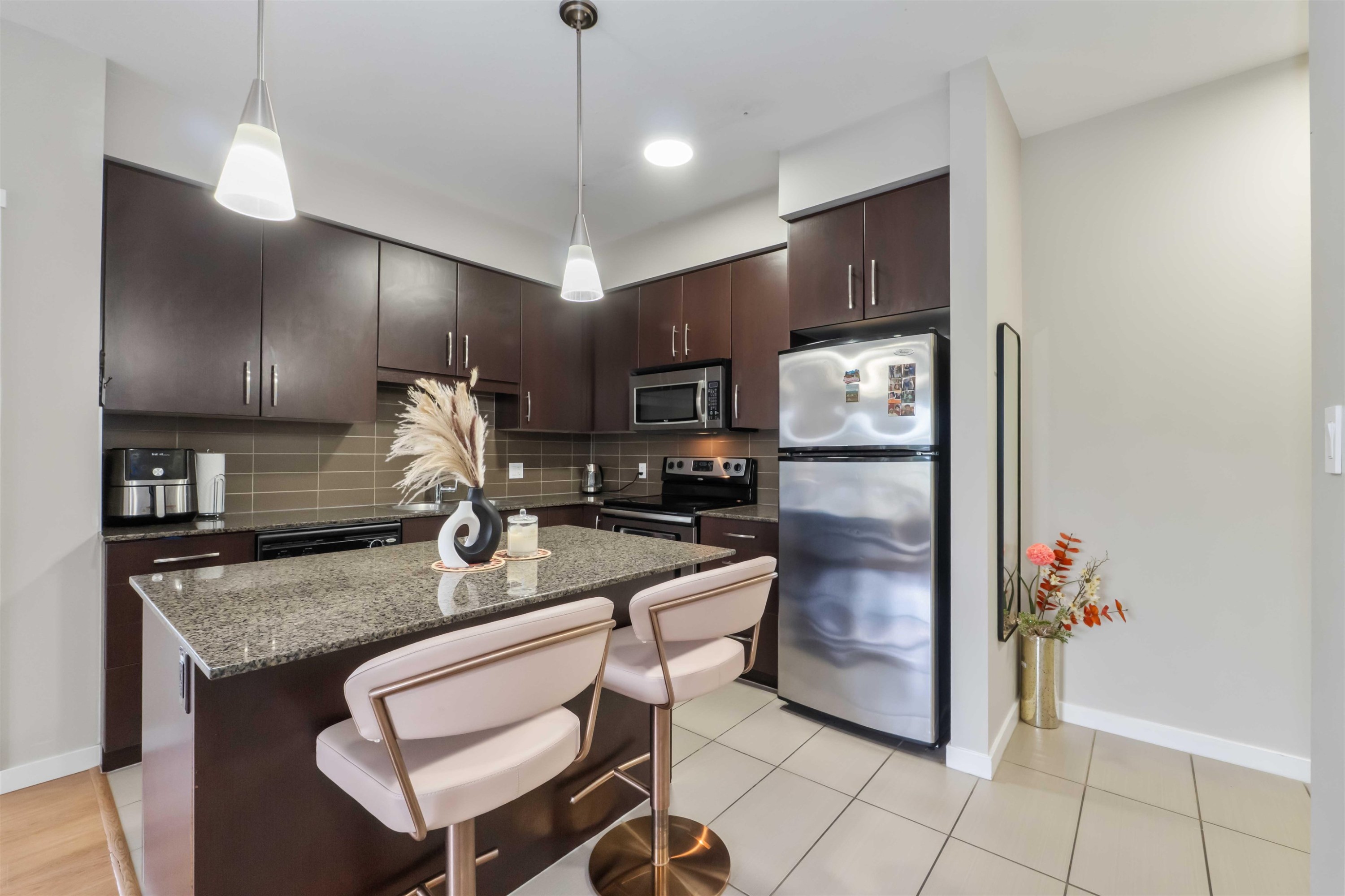 









22290


North

Avenue, 404,
Maple Ridge,




BC
V2X 8Z8

