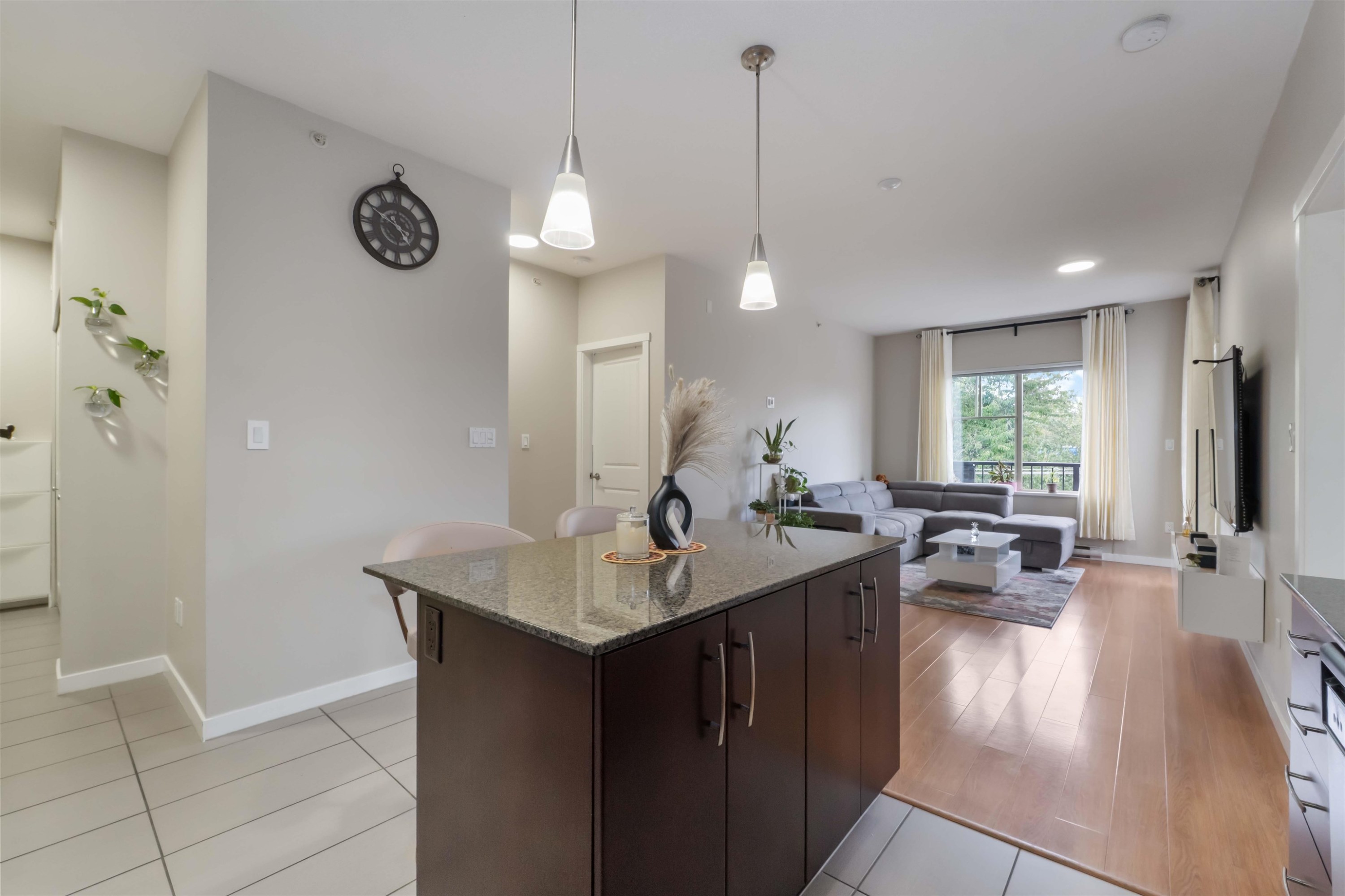 









22290


North

Avenue, 404,
Maple Ridge,




BC
V2X 8Z8

