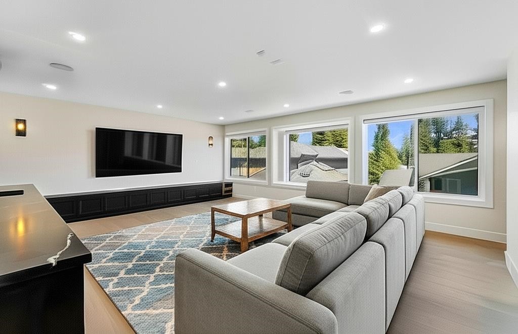 









841


Rondeau

Street,
Coquitlam,




BC
V3J 5Z4

