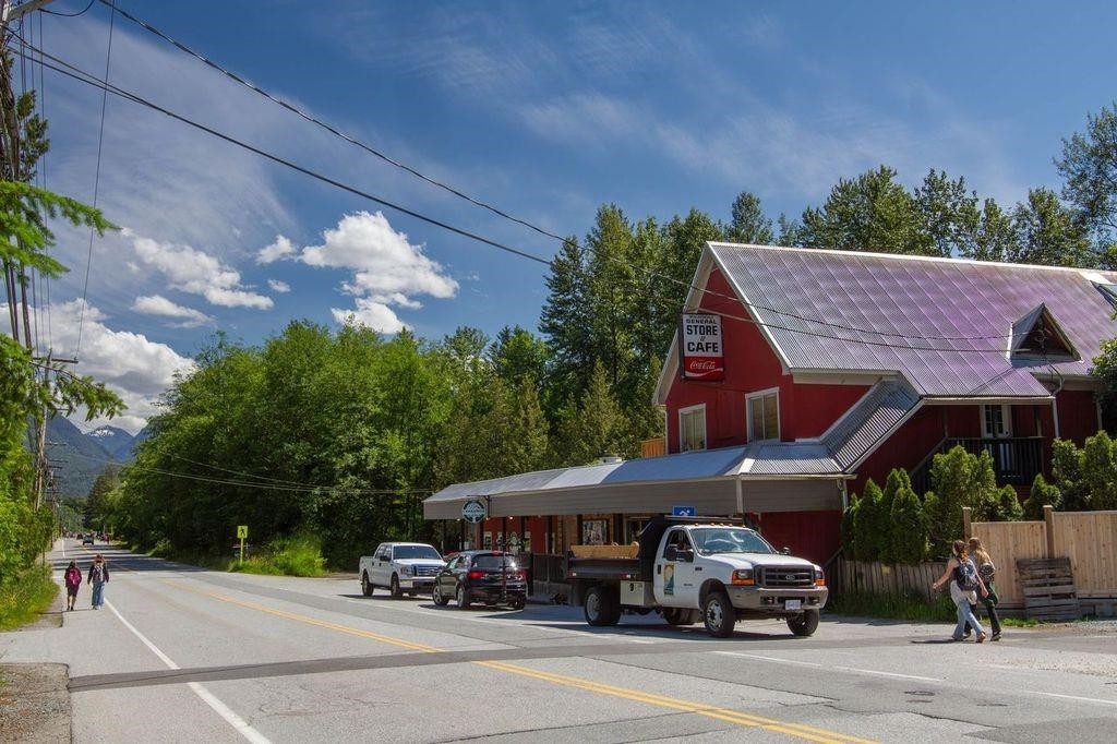 









41655


Government

Road,
Squamish,







BC
V0N 1H0

