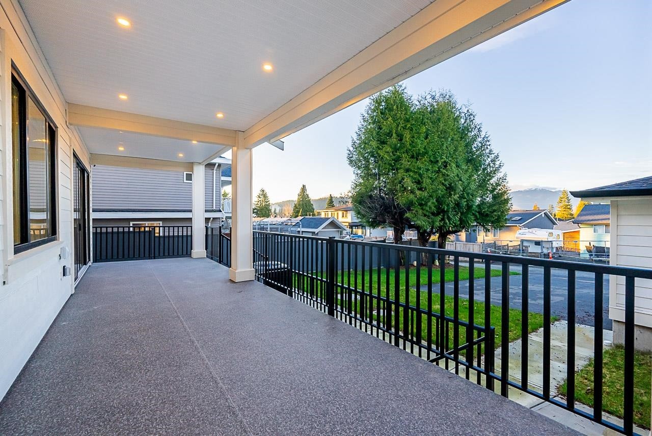 









897


Cottonwood

Avenue,
Coquitlam,




BC
V3J 2S9

