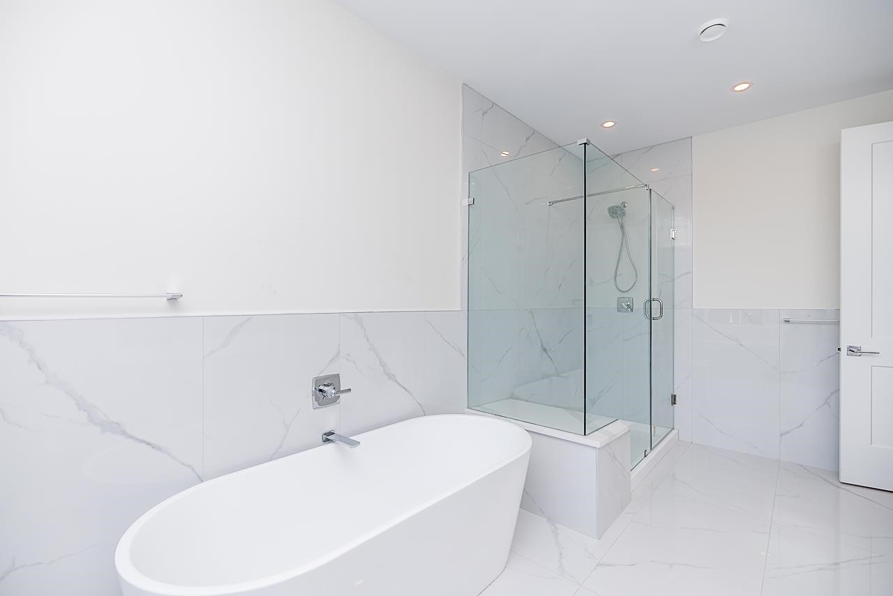 









897


Cottonwood

Avenue,
Coquitlam,




BC
V3J 2S9

