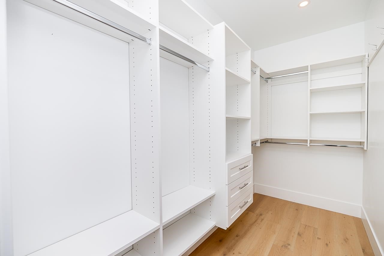 









897


Cottonwood

Avenue,
Coquitlam,




BC
V3J 2S9

