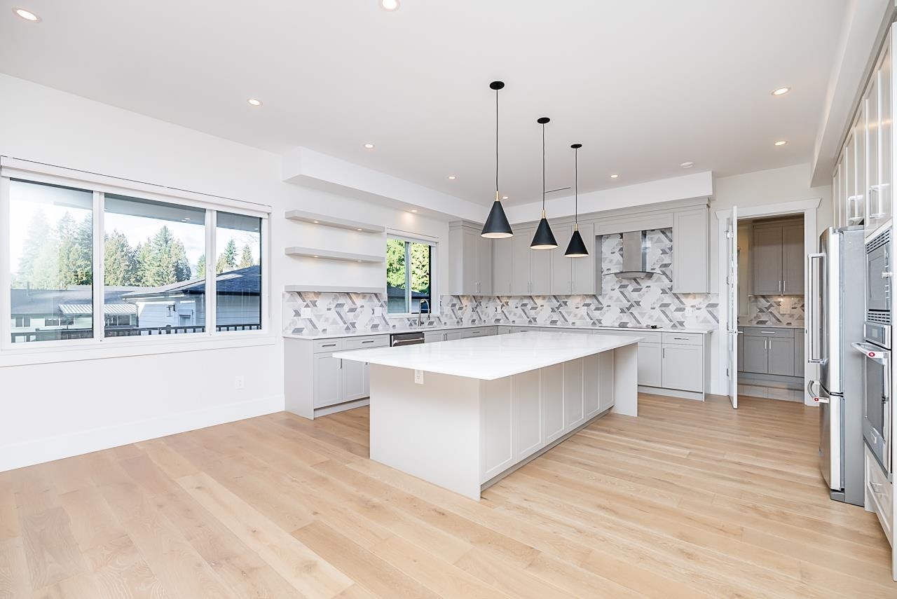 









897


Cottonwood

Avenue,
Coquitlam,




BC
V3J 2S9

