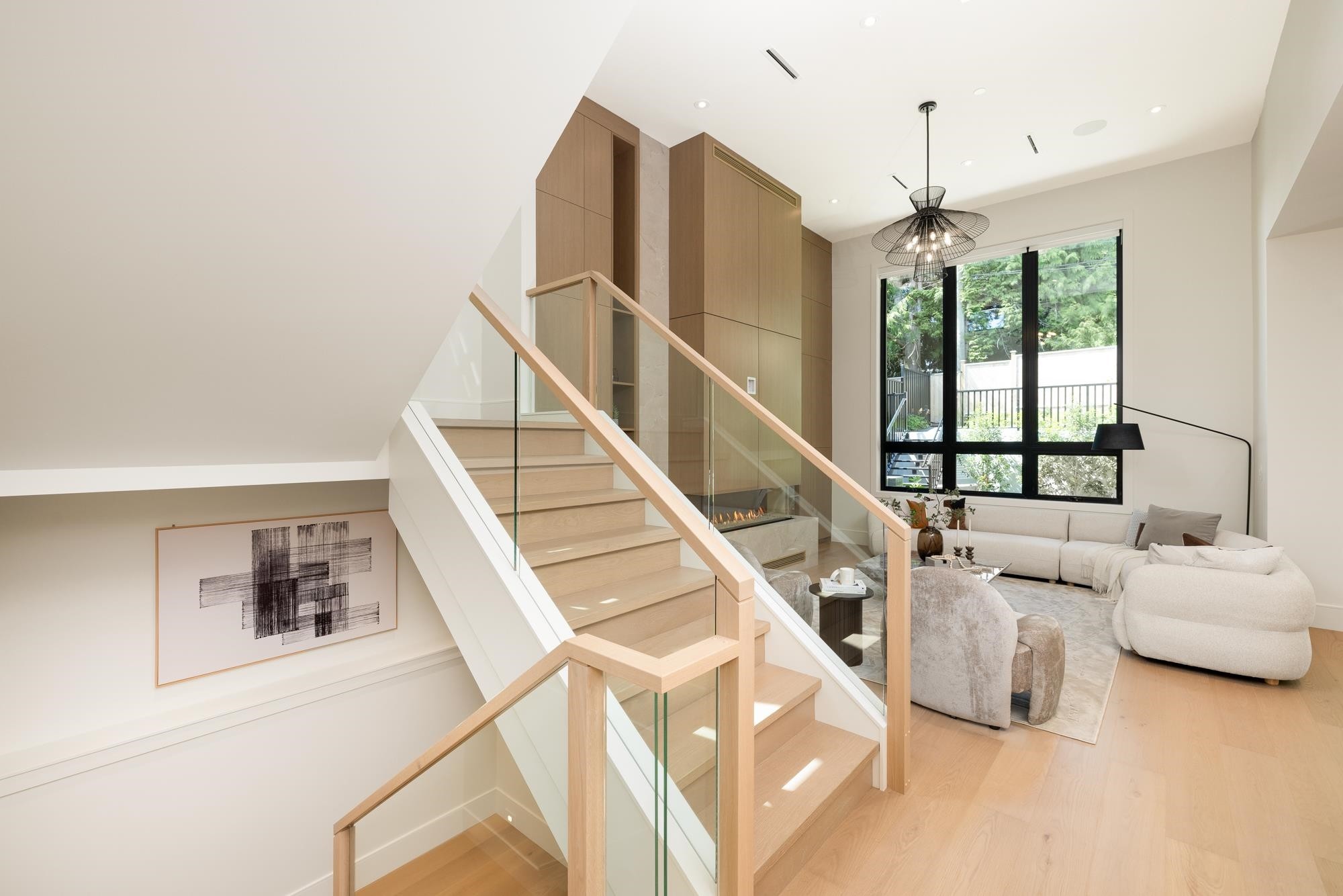 









1385


19th

Street,
West Vancouver,




BC
V7V 3X4

