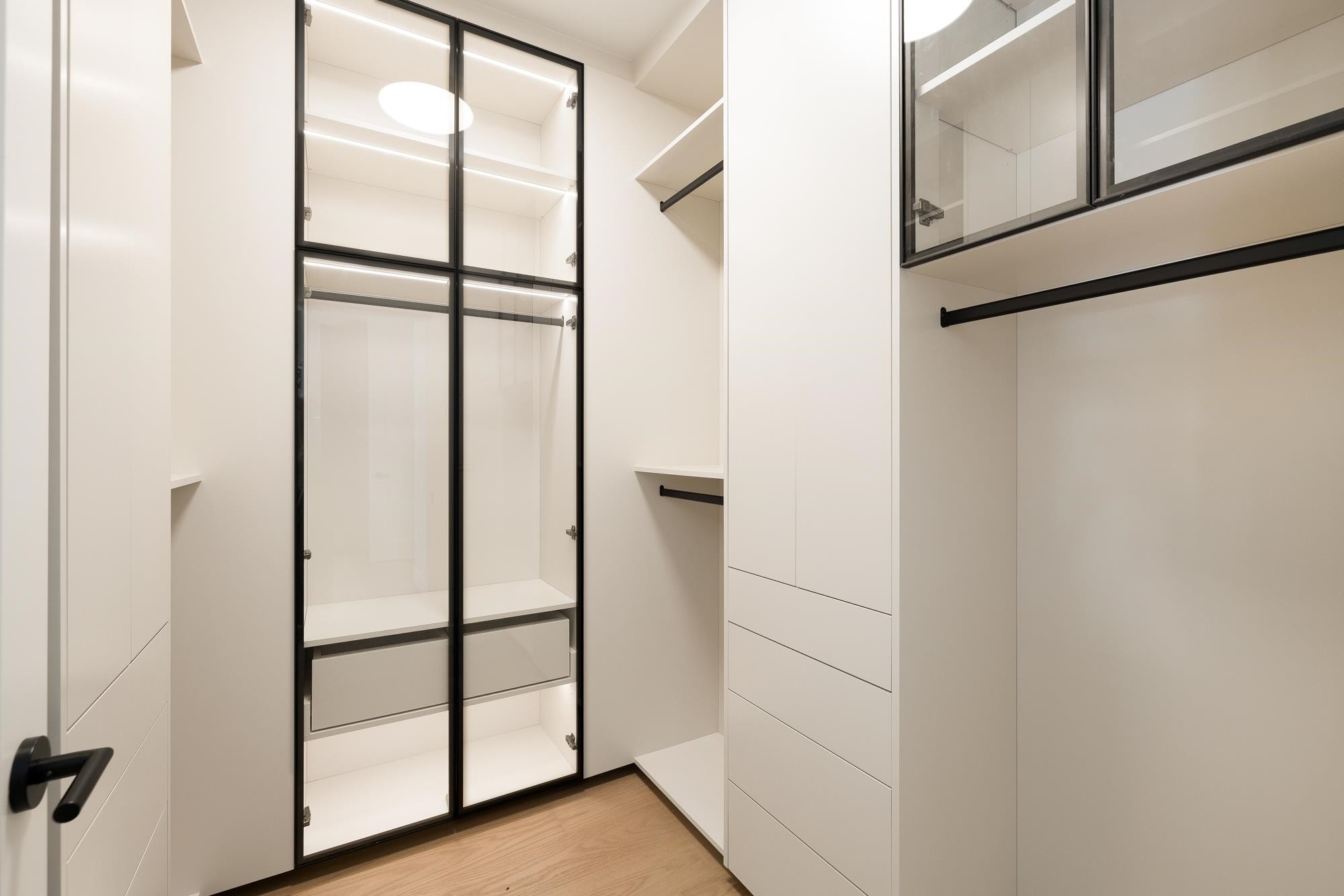 









1385


19th

Street,
West Vancouver,




BC
V7V 3X4

