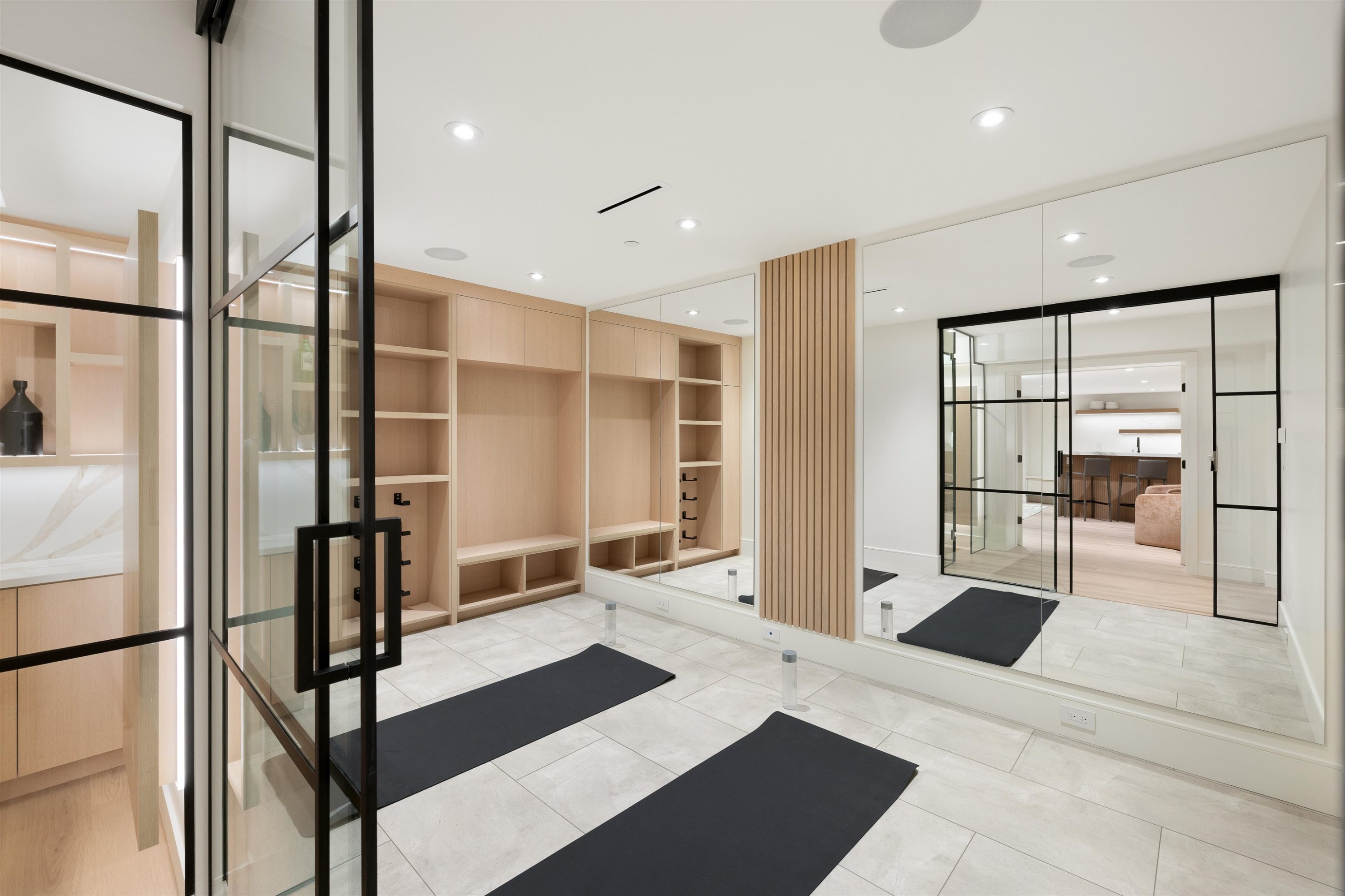 









1385


19th

Street,
West Vancouver,




BC
V7V 3X4

