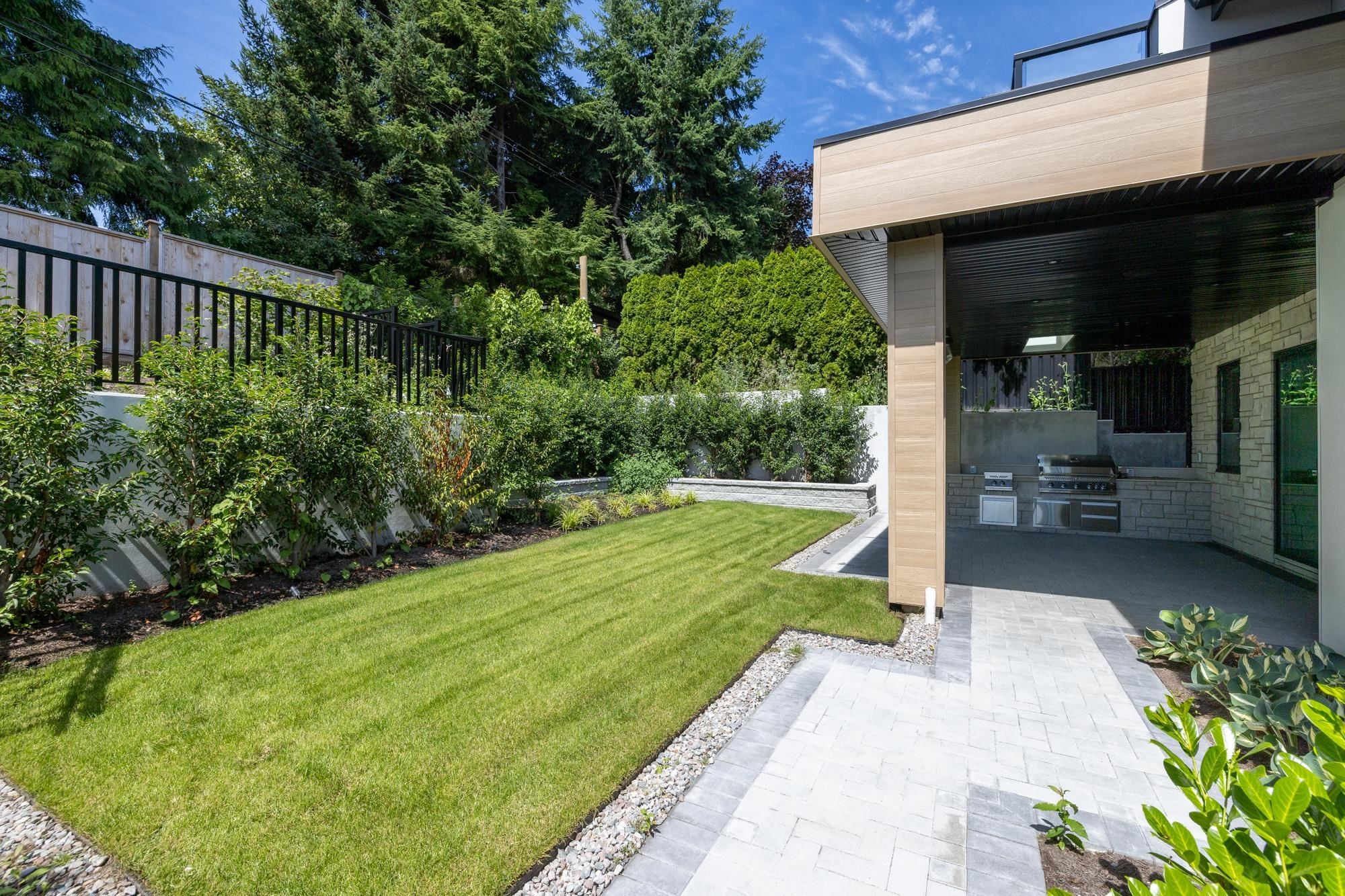 









1385


19th

Street,
West Vancouver,




BC
V7V 3X4


