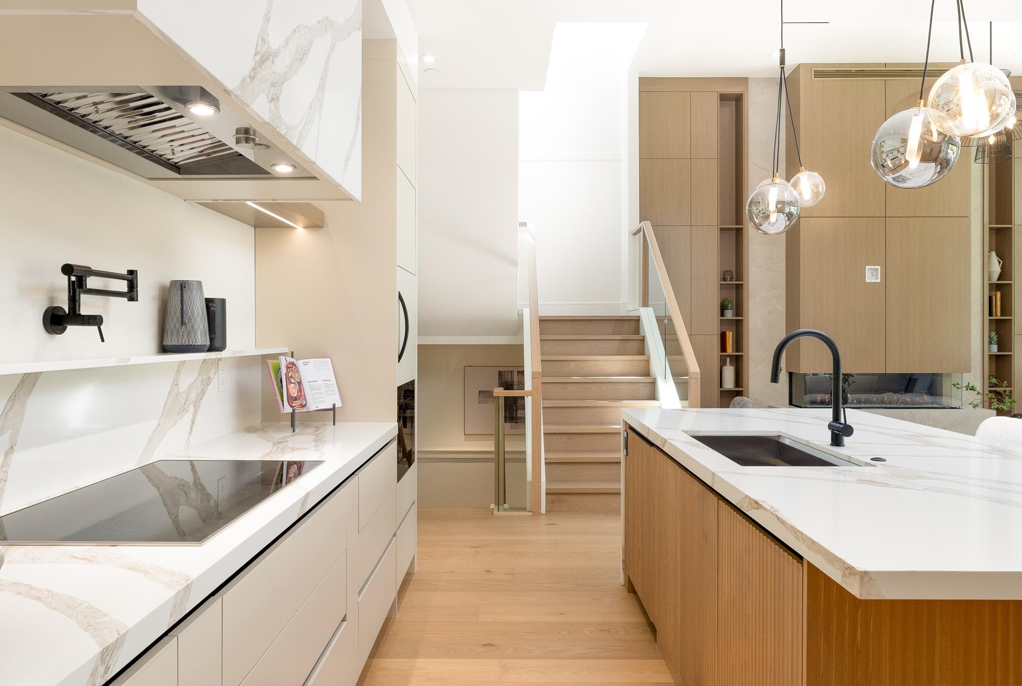 









1385


19th

Street,
West Vancouver,




BC
V7V 3X4

