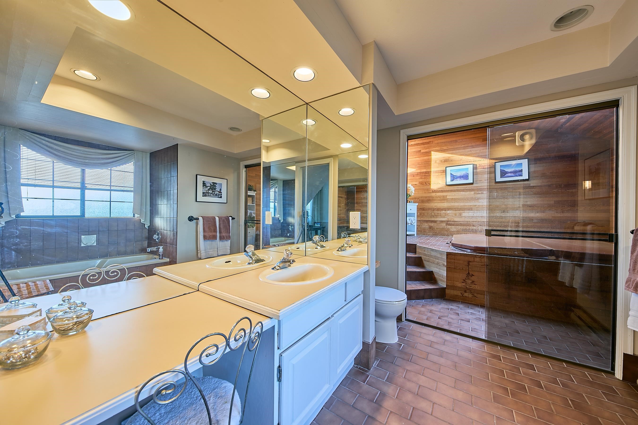 









12235


Norfolk

Place,
Maple Ridge,




BC
V2X 8W3

