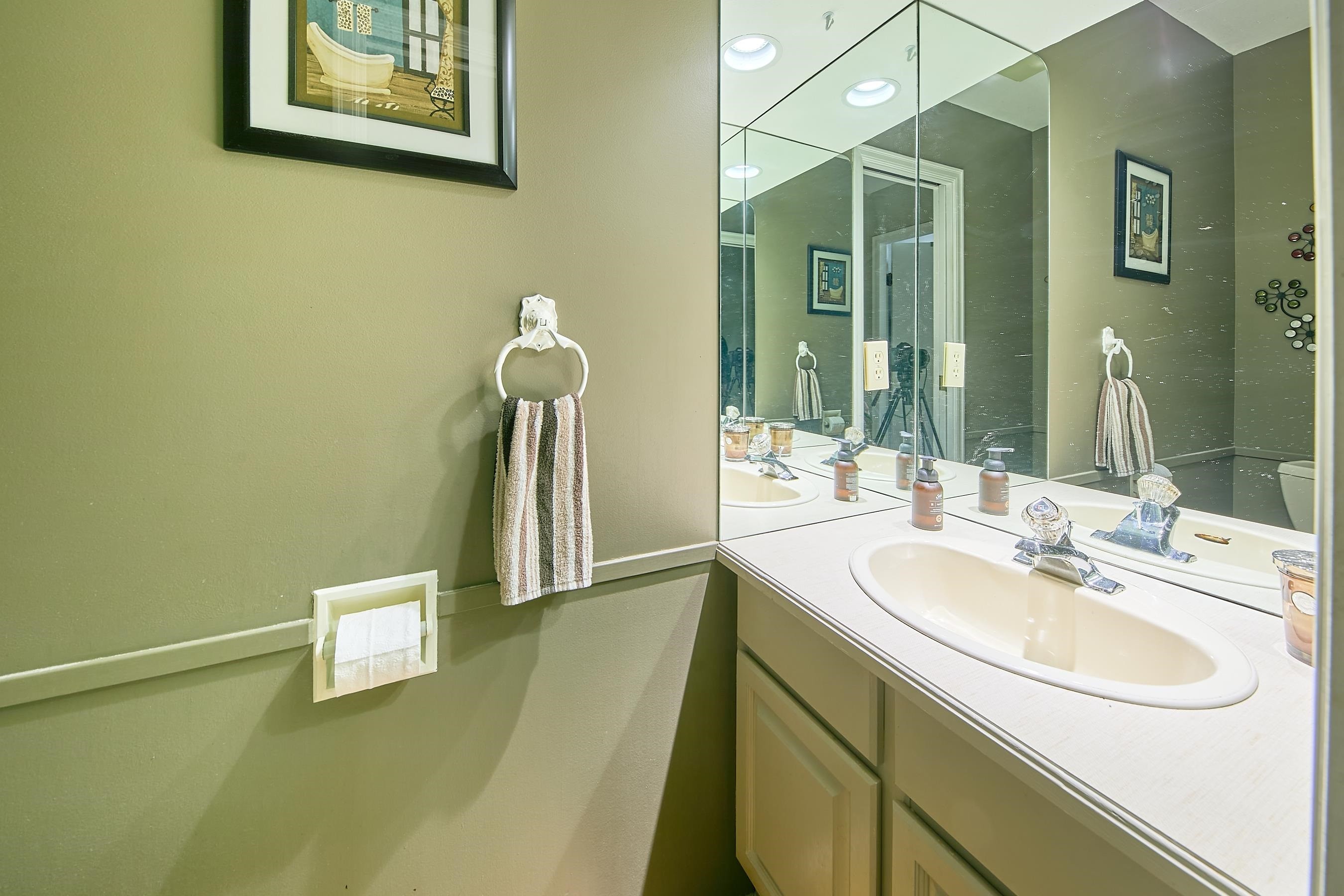 









12235


Norfolk

Place,
Maple Ridge,




BC
V2X 8W3

