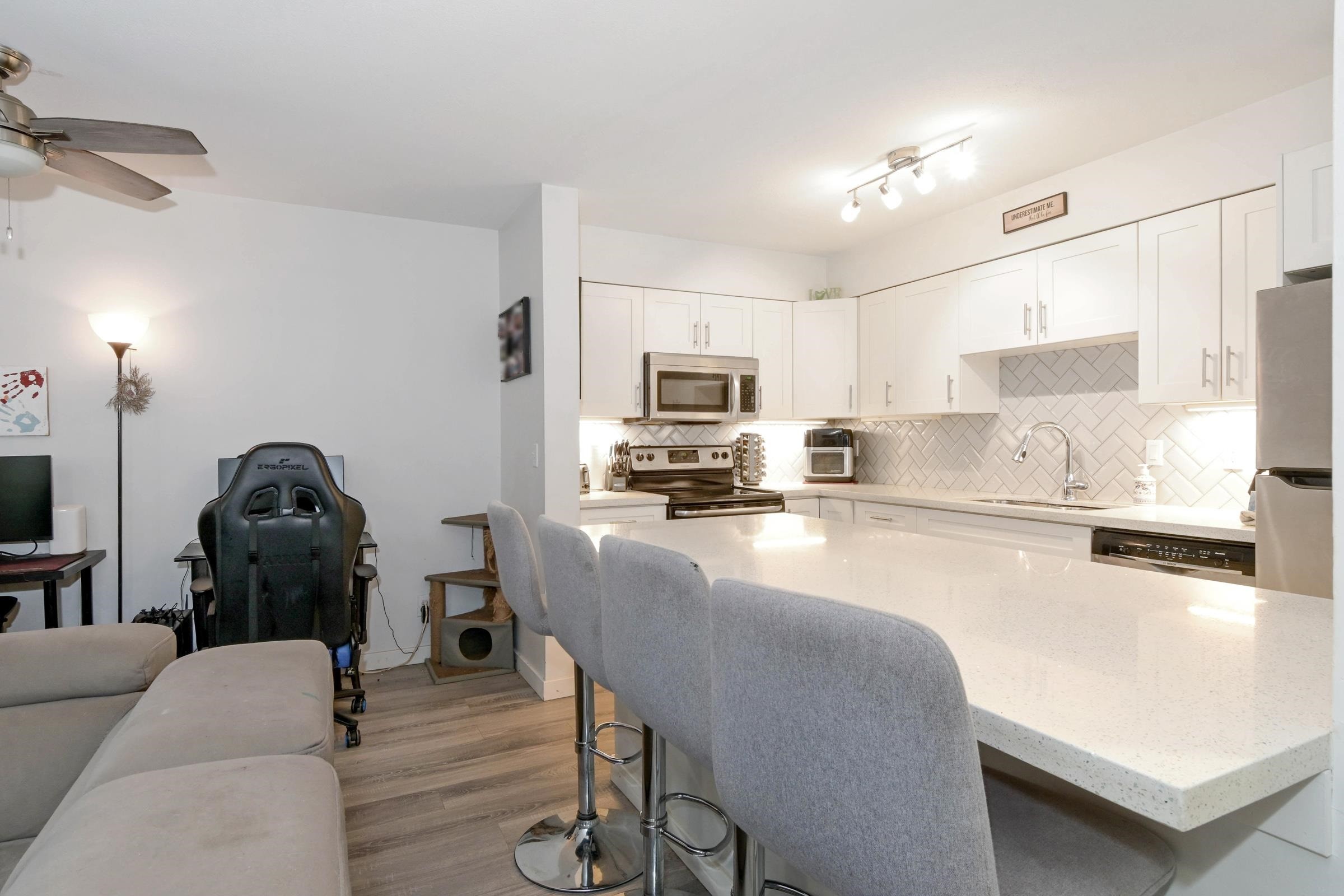 









21960


River

Road, 34,
Maple Ridge,




BC
V2X 2C3

