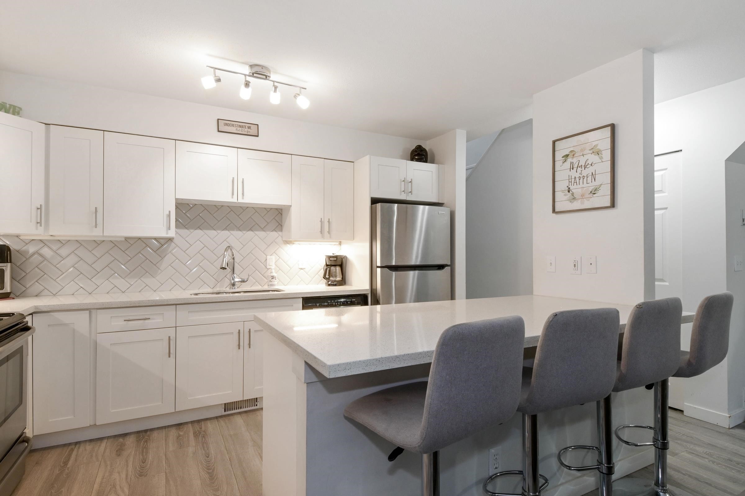 









21960


River

Road, 34,
Maple Ridge,




BC
V2X 2C3

