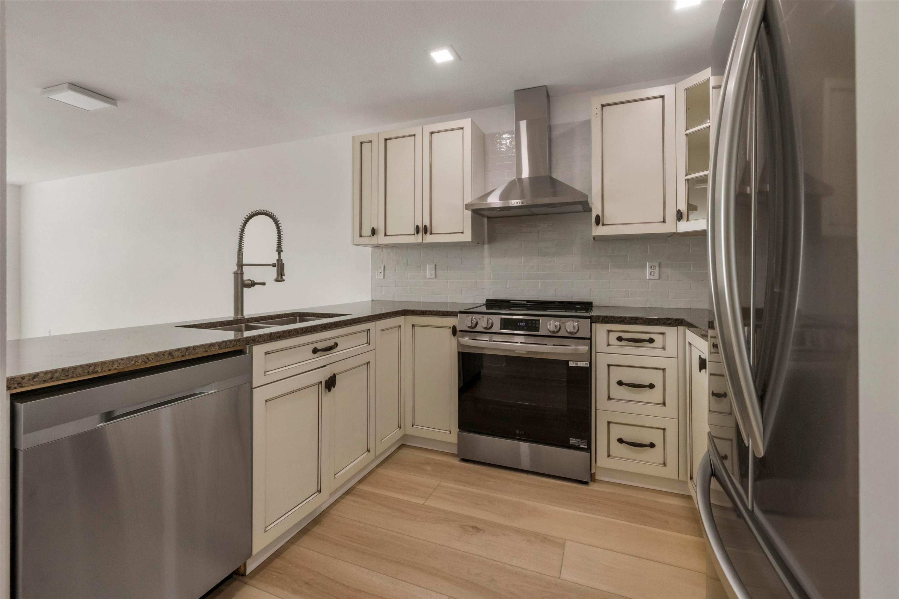 









22356


Mcintosh

Avenue, 209,
Maple Ridge,




BC
V2X 3C1

