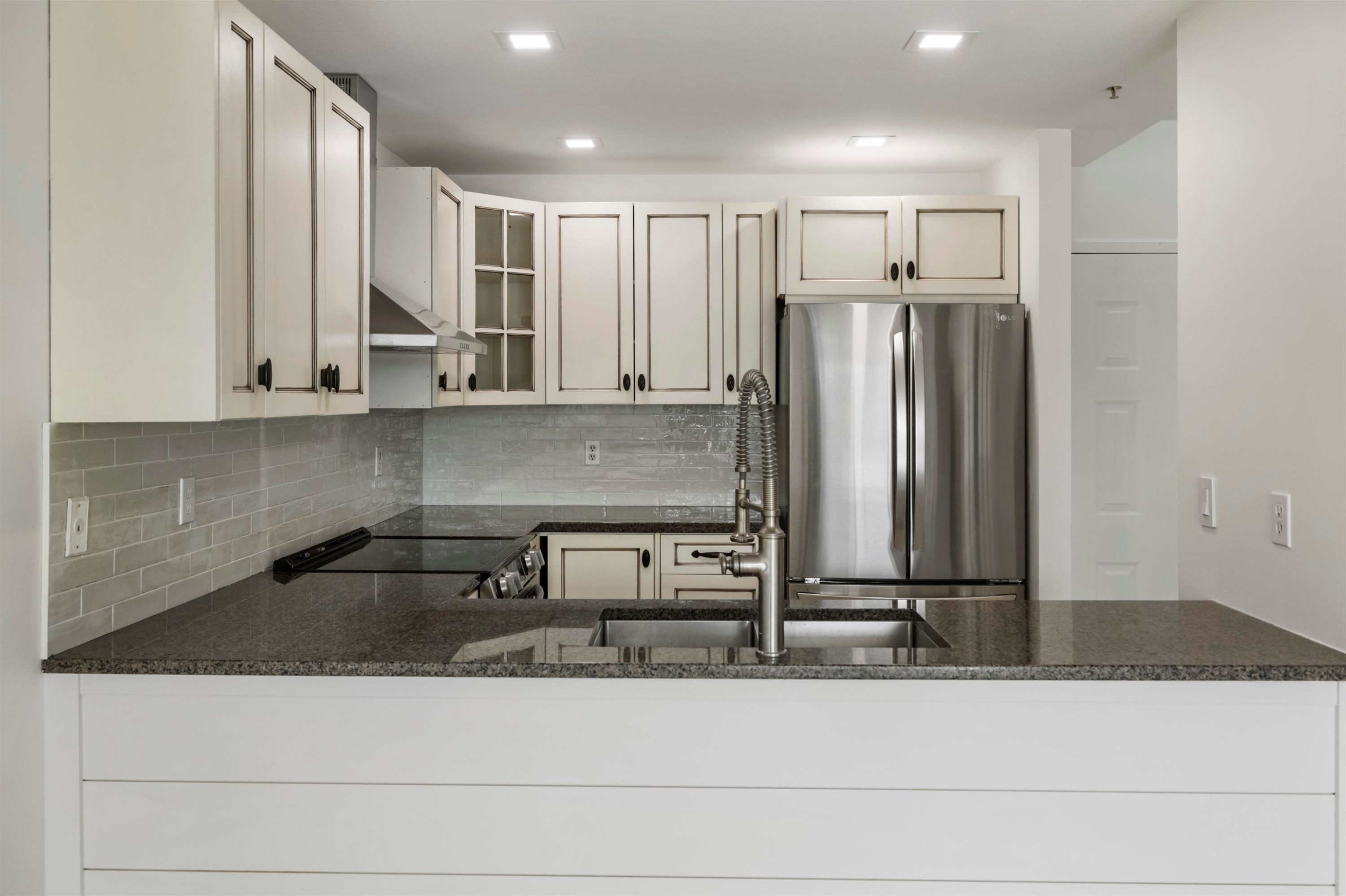 









22356


Mcintosh

Avenue, 209,
Maple Ridge,




BC
V2X 3C1

