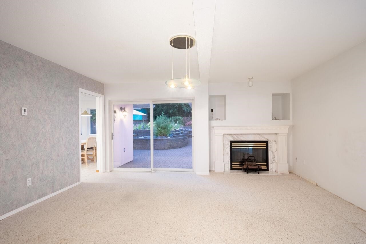 









937


Westmount

Drive,
Port Moody,




BC
V3H 1K8

