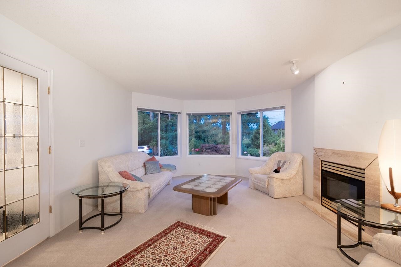 









937


Westmount

Drive,
Port Moody,




BC
V3H 1K8

