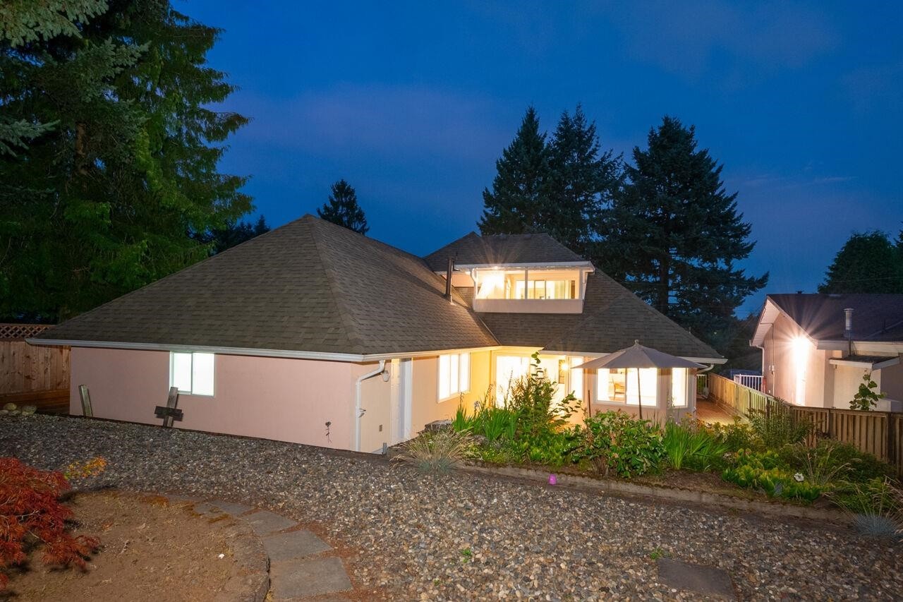 









937


Westmount

Drive,
Port Moody,




BC
V3H 1K8

