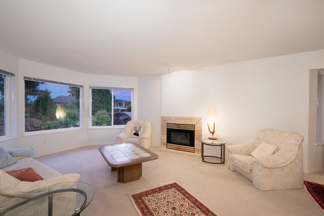 









937


Westmount

Drive,
Port Moody,




BC
V3H 1K8

