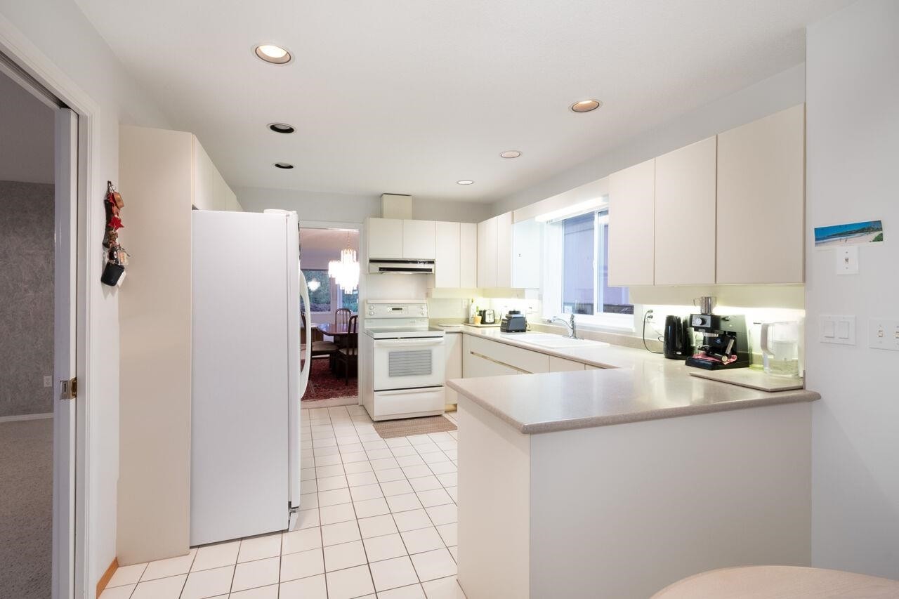 









937


Westmount

Drive,
Port Moody,




BC
V3H 1K8

