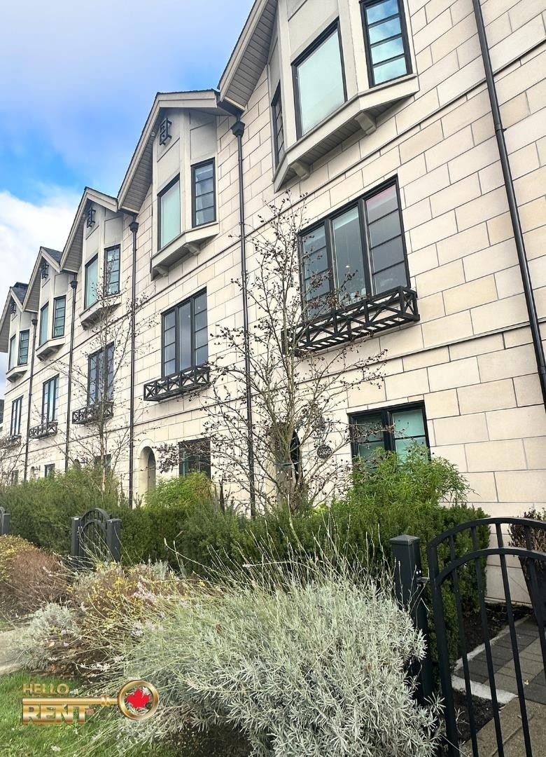 









4354


Knight

Street,
Vancouver,




BC
V5N 3M5

