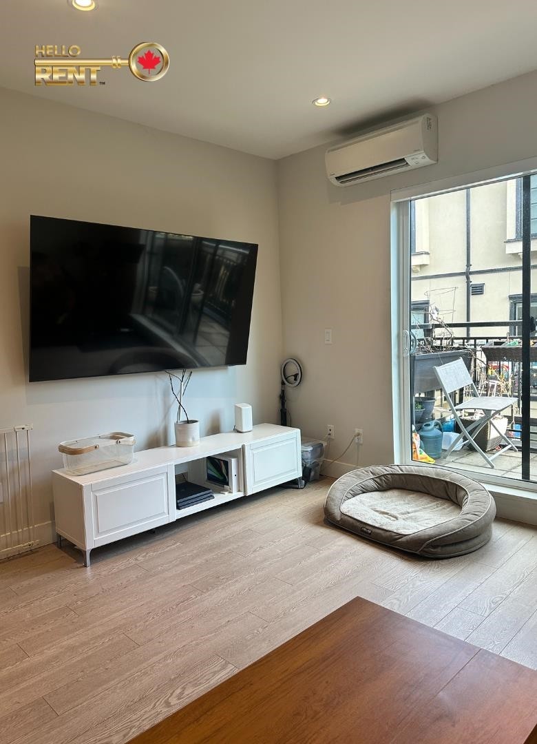 









4354


Knight

Street,
Vancouver,




BC
V5N 3M5

