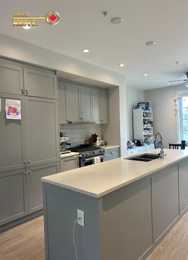 









4354


Knight

Street,
Vancouver,




BC
V5N 3M5

