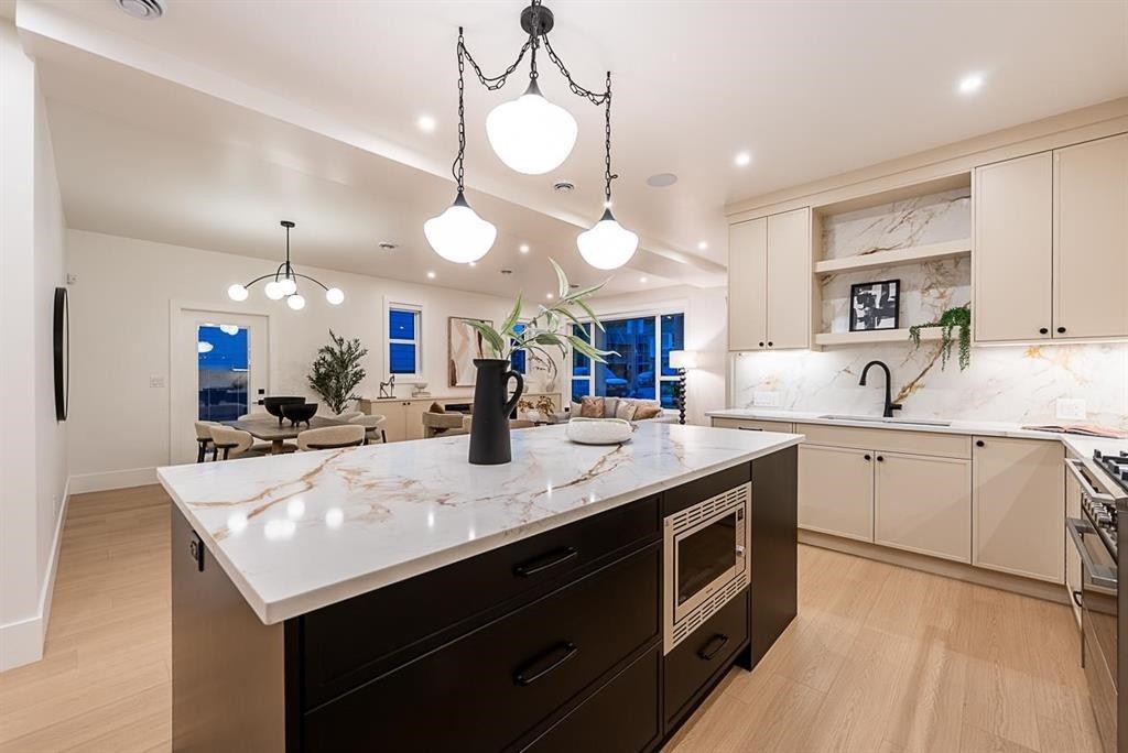 









646


Girard

Avenue, 101,
Coquitlam,




BC
V3K 1S8

