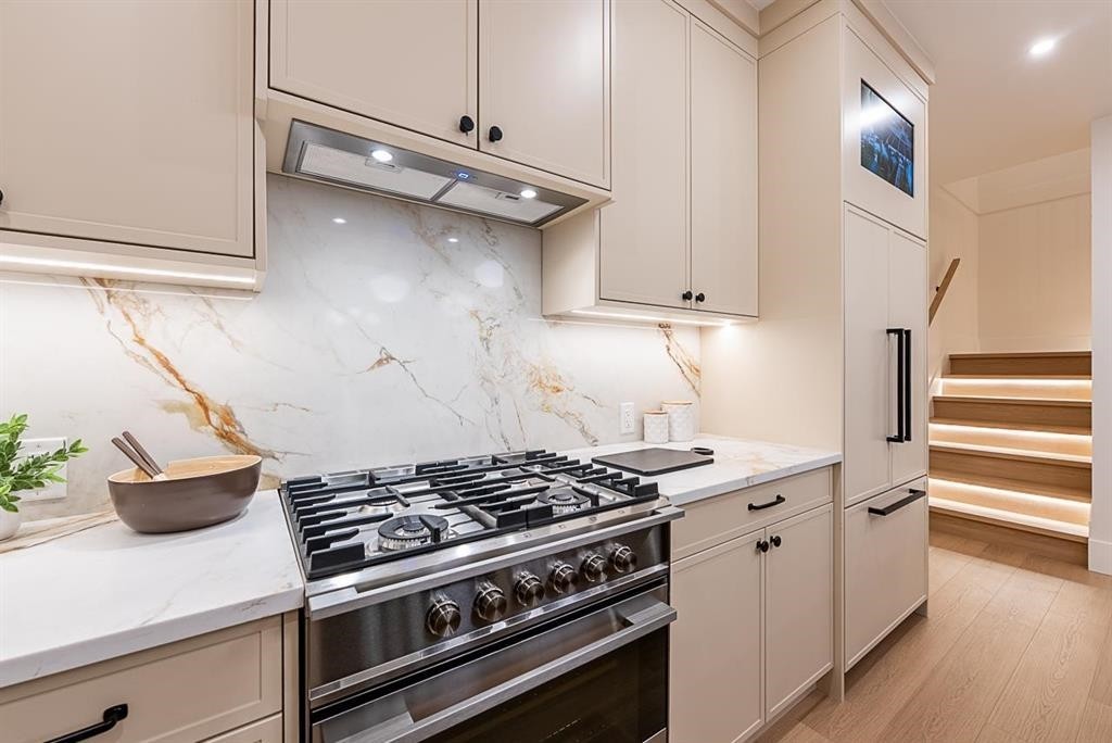 









646


Girard

Avenue, 101,
Coquitlam,




BC
V3K 1S8

