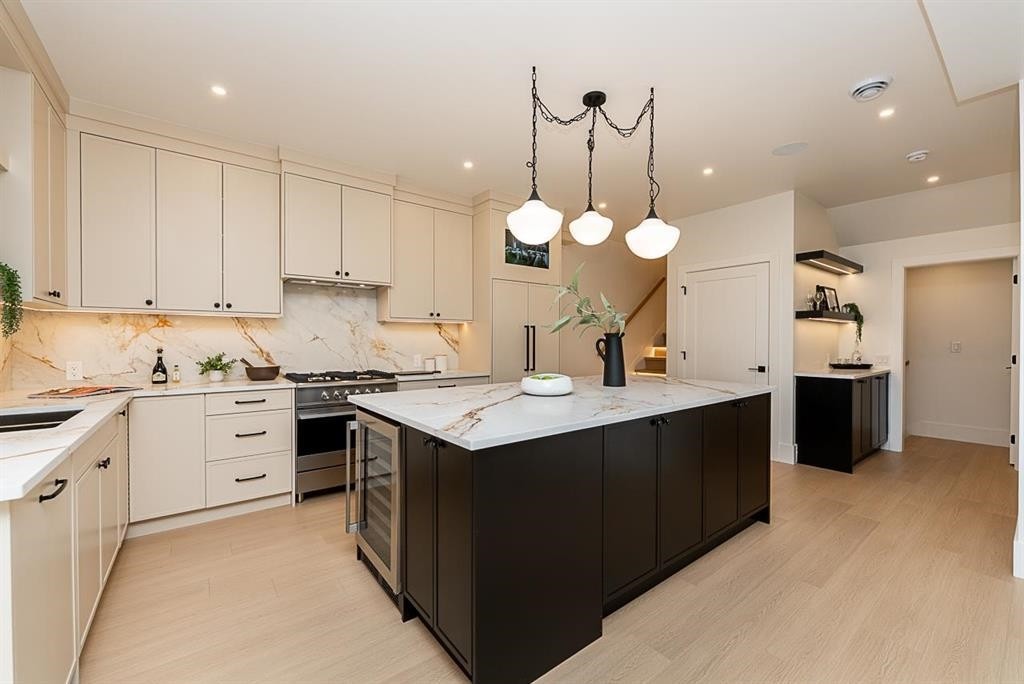 









646


Girard

Avenue, 101,
Coquitlam,




BC
V3K 1S8

