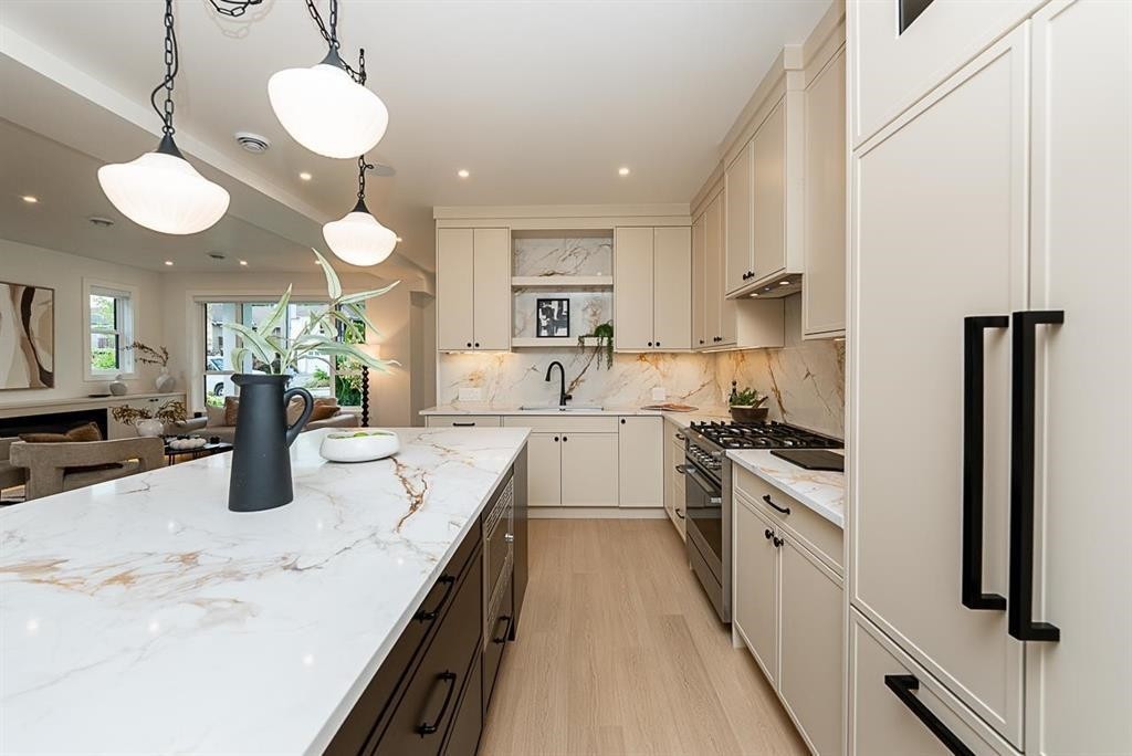 









646


Girard

Avenue, 101,
Coquitlam,




BC
V3K 1S8

