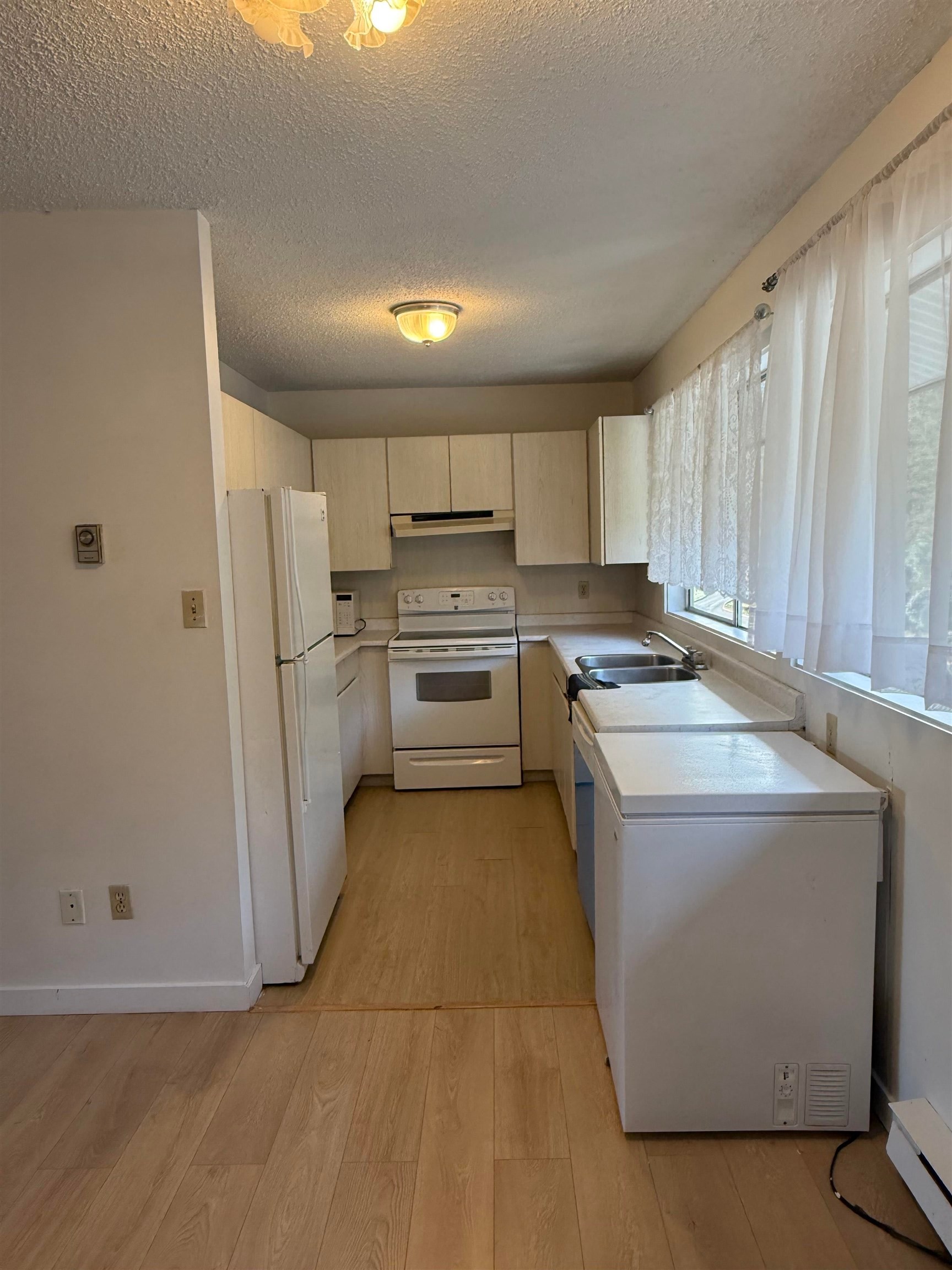 









1924


Highview

Place,
Port Moody,




BC
V3H 1N5

