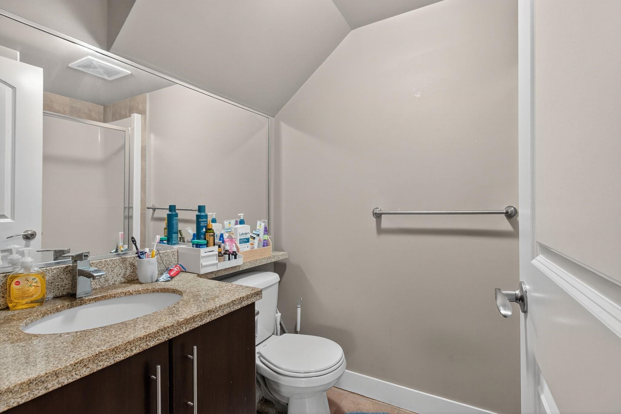 









7428


14

Avenue, 27,
Burnaby,




BC
V3N 0C2

